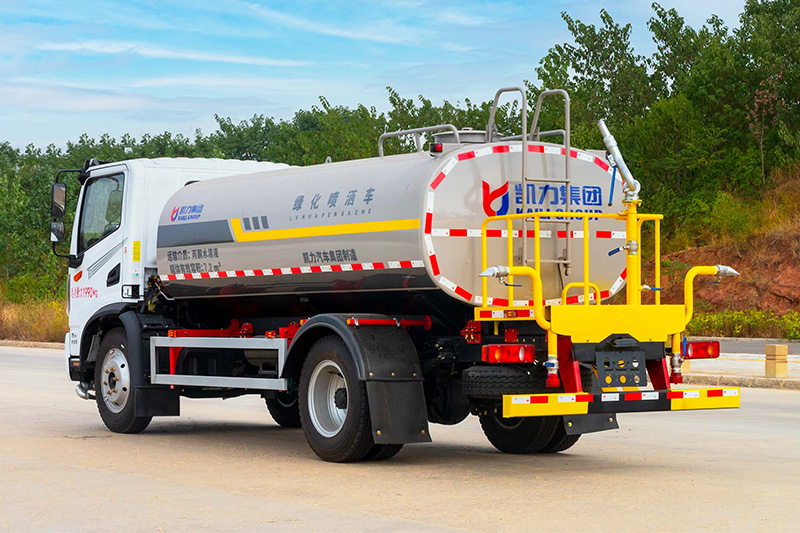 华神T3洒水车 9.3方