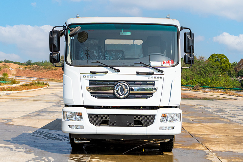 东风D9洒水车（4500轴距）  15.1方